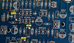 SMD電阻器使用激光束對電阻值進行微調(diào)